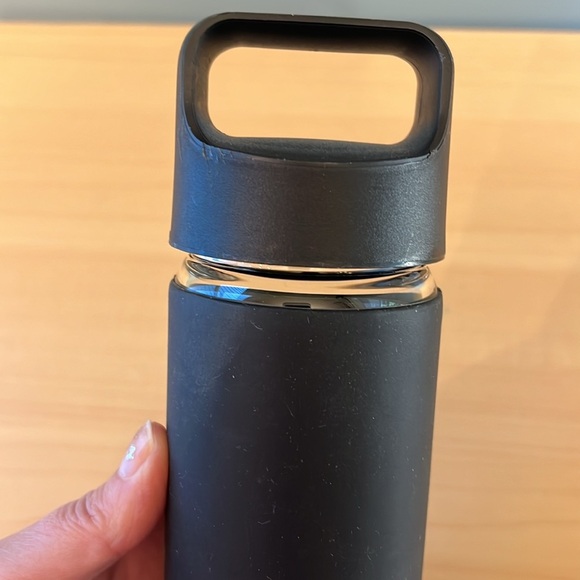 Peloton Glass Water Bottle 16 oz - Picture 5 of 7